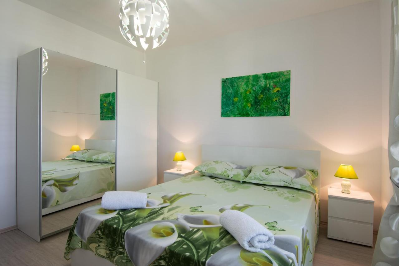 Lux Apartman S Pogledom Na More Trogir Dış mekan fotoğraf